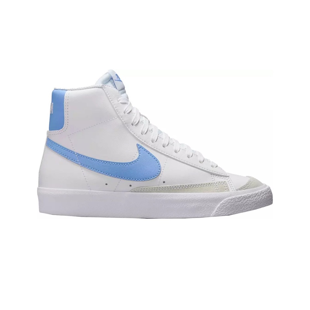 BRAND NEW NIKE BLAZERS - White & Carolina Blue
Size W 7